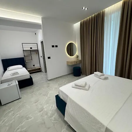 E Diellit Hotel Kanine