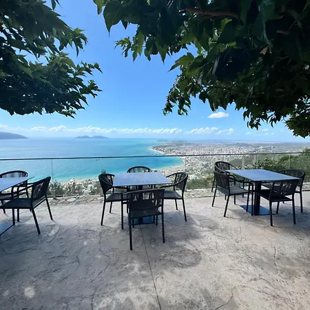 E Diellit Szálloda 4*