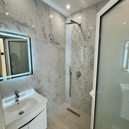 E Diellit 4* Kaninë