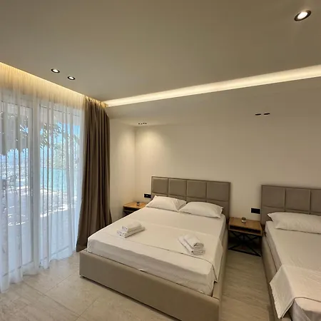 E Diellit Hotel
