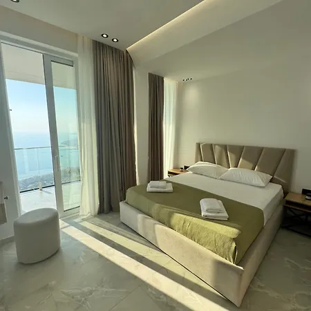 Szálloda E Diellit 4*