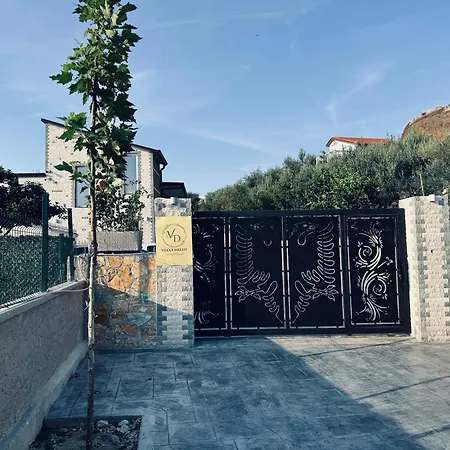 E Diellit Szálloda 4*