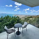 E Diellit Hotel
