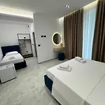 E Diellit Hotel Kanine