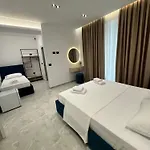 E Diellit 4*