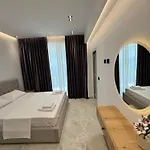 E Diellit Kanine
