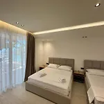 E Diellit Hotel