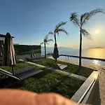 Hotel E Diellit