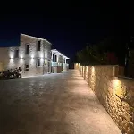 E Diellit 4*
