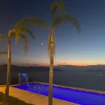 Hotel E Diellit 4*