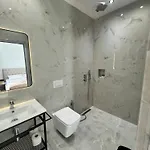 Hotel E Diellit