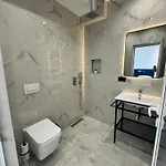 E Diellit Kanine