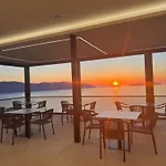 E Diellit Hotel