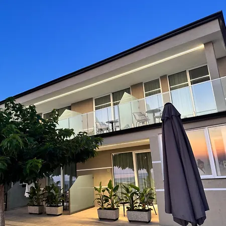 E Diellit Hotel Kanine