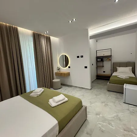 E Diellit Hotel Kanine